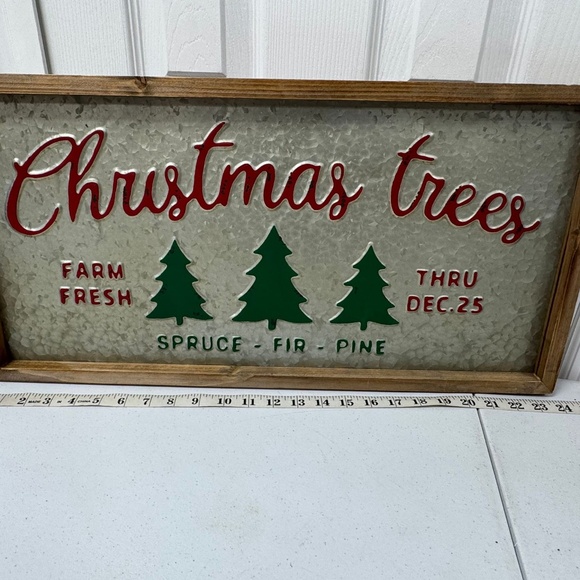 Farm Fresh Christmas Tree Wall Hanging. Size 12" x 24". - Picture 4 of 7